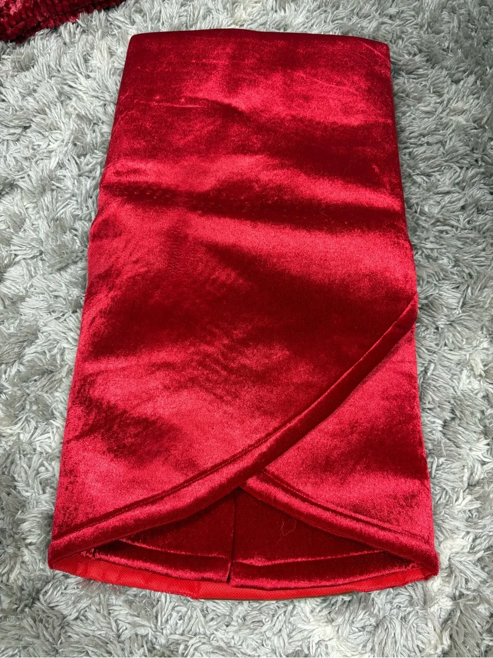NEW- Rudolph Red Christmas Tree Skirt